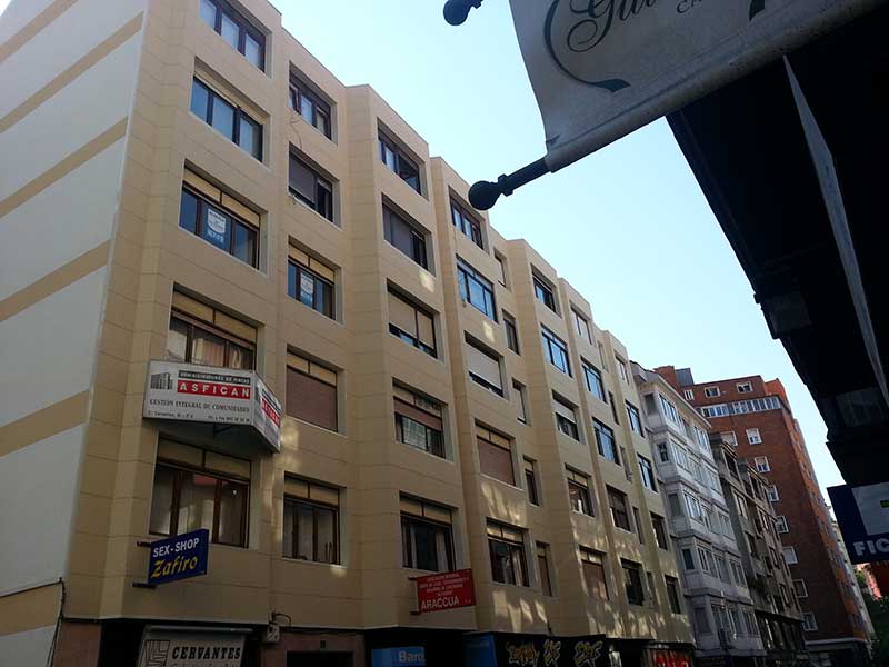 Rehabilitación de fachada ventilada en C/Cervantes de Santander